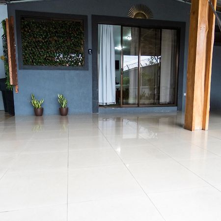 Coati Arenal Lodge La Fortuna ภายนอก รูปภาพ