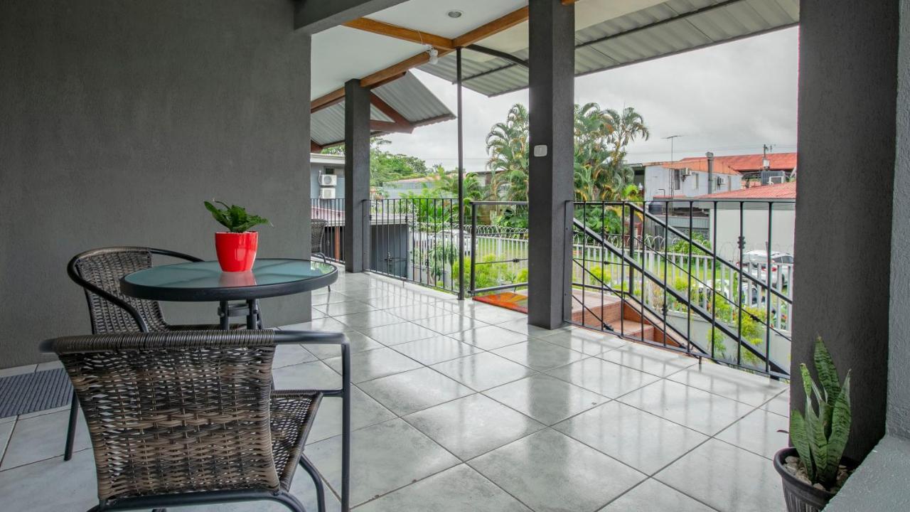 Coati Arenal Lodge La Fortuna ภายนอก รูปภาพ