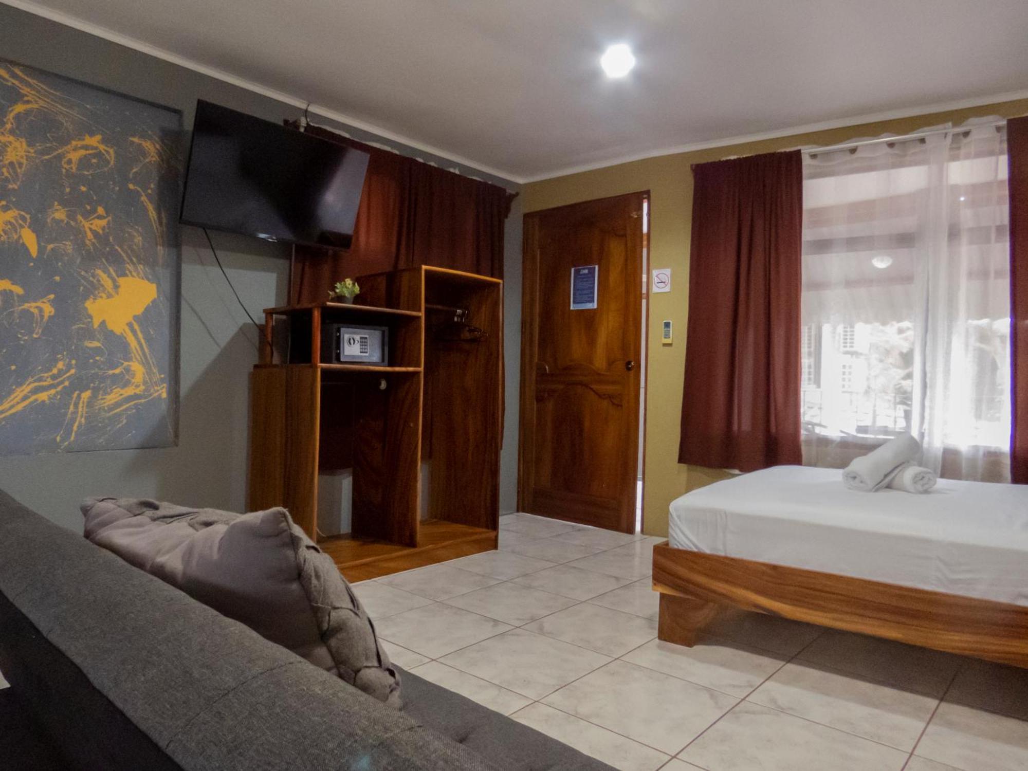 Coati Arenal Lodge La Fortuna ภายนอก รูปภาพ