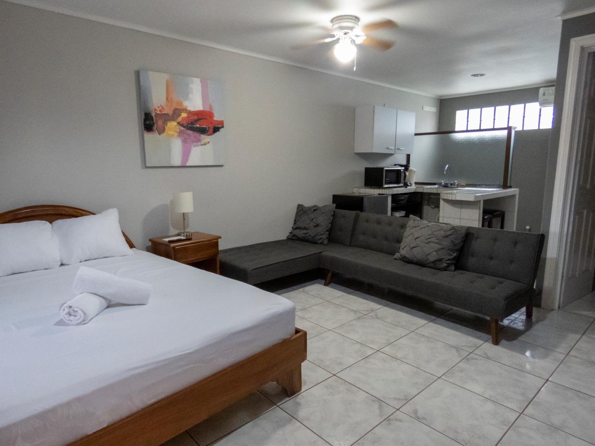 Coati Arenal Lodge La Fortuna ภายนอก รูปภาพ