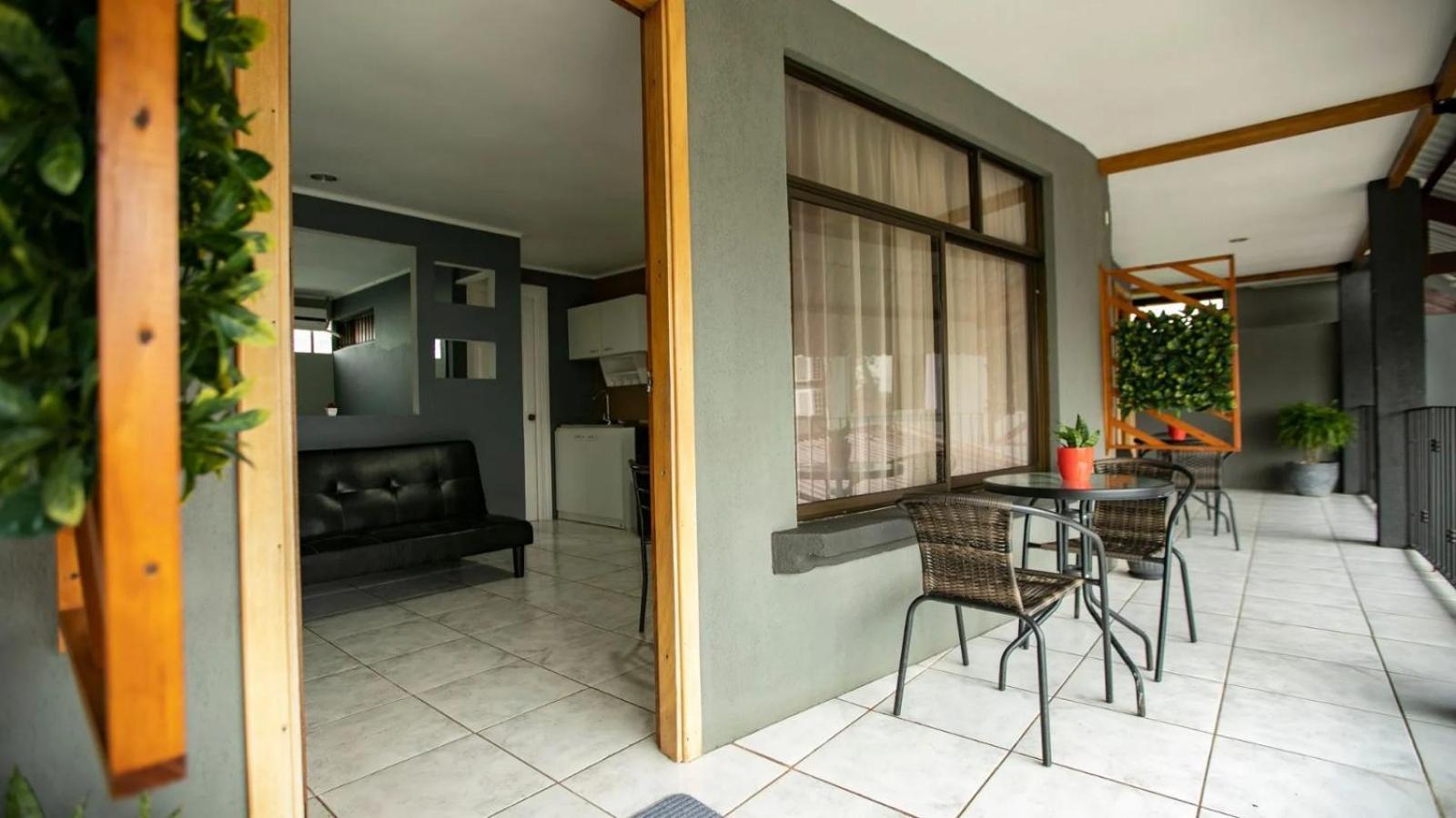 Coati Arenal Lodge La Fortuna ภายนอก รูปภาพ